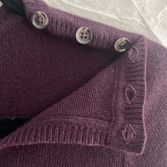 Gap Luxe Plum Sweater w/Shoulder Buttons M - Picture 6 of 11